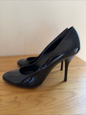 Gucci Black Patent Leather Pointed Toe Stiletto Heels
